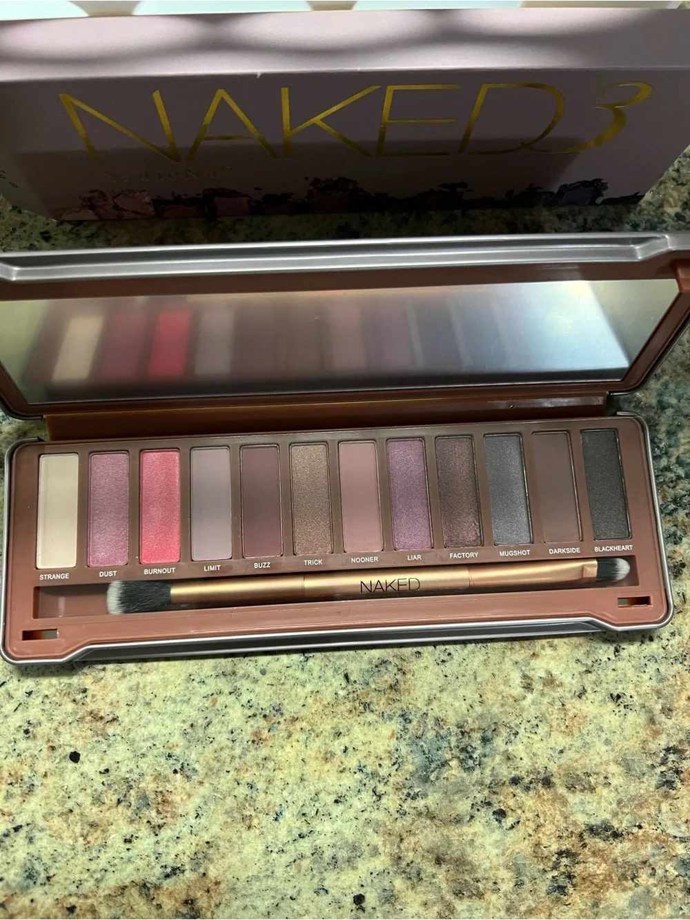 naked cosmetics NAKED3 Dusty Rose Eyeshadow Palette - Rose Taupe Mix
